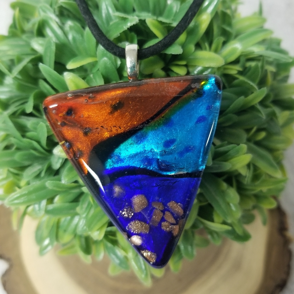 Colorful glass pendant necklace (vintage)